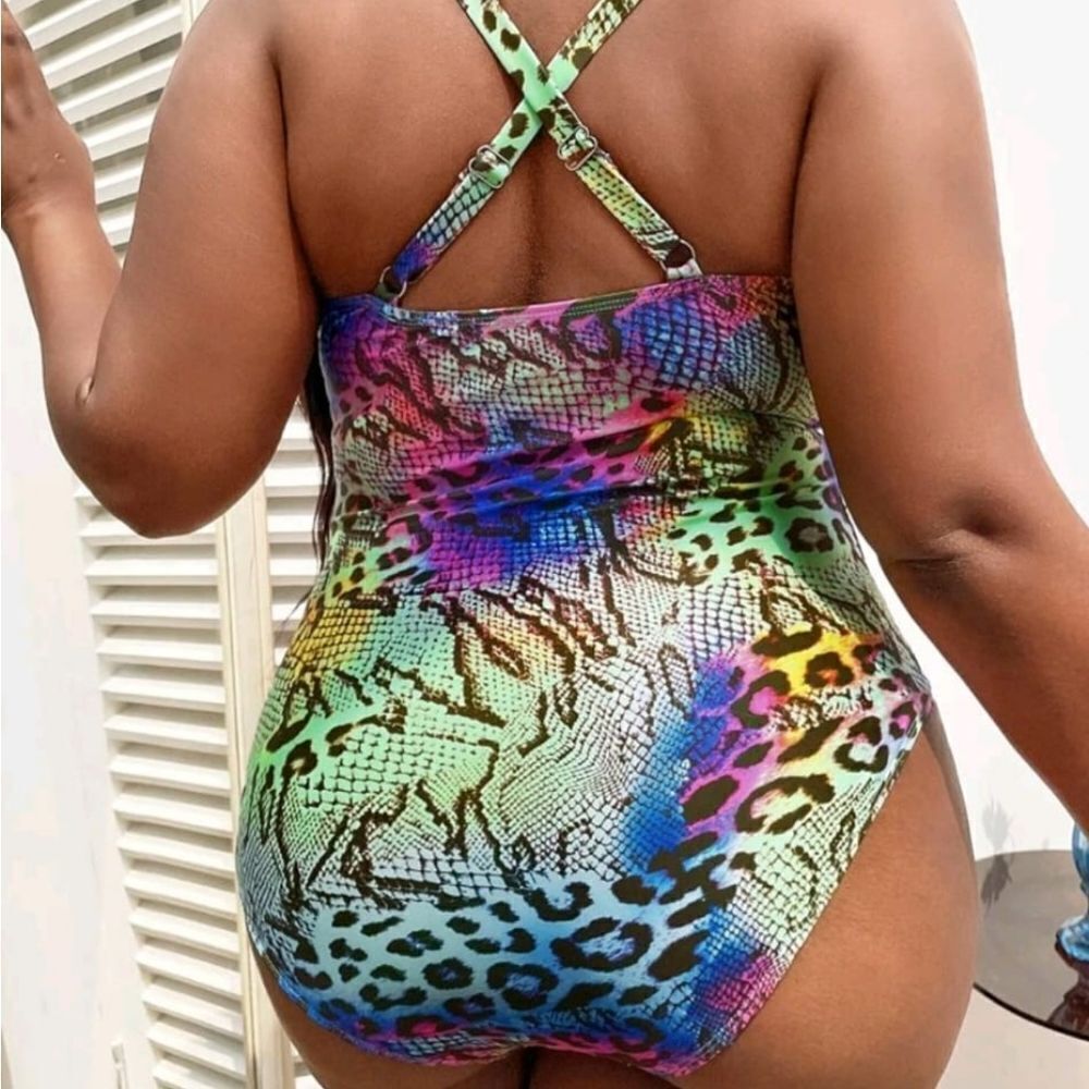 Tropical print plus size bathing suit - Picture 4 of 5